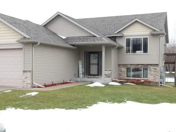 704 Tee Green Ct NE, Stewartville, MN 55976