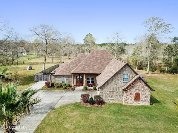 8717 Doobie Ct, Vancleave, MS 39565