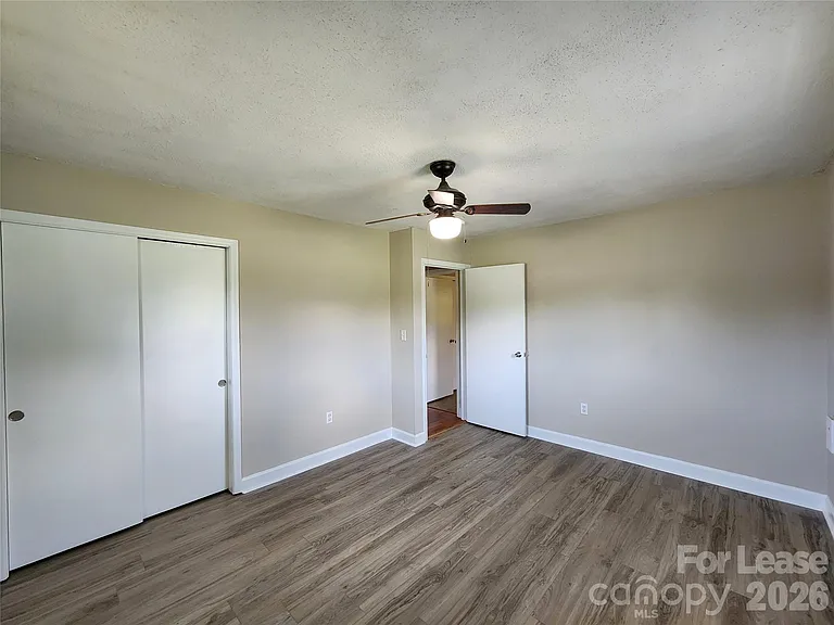 1052 Rembrandt Dr SW — Photo 11