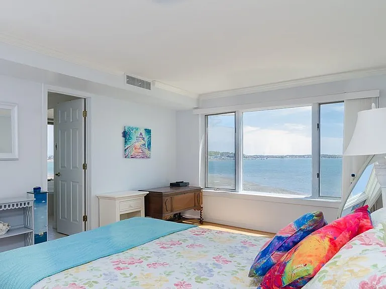 1 Commodore Ct — Photo 16