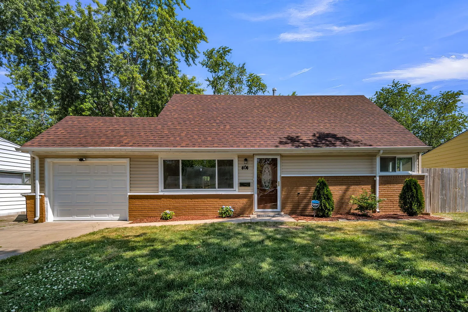 404 Westgate Dr photo 1