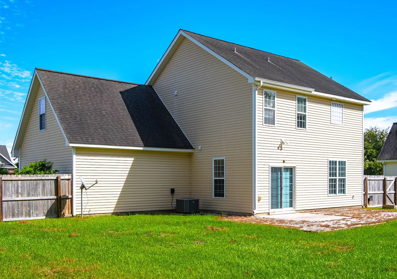 Freshly Painted - Move-In Ready (Home Is For Sale Or Rent) — Photo 2