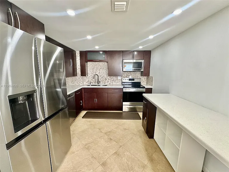 3180 S Ocean Dr #401 — Photo 43