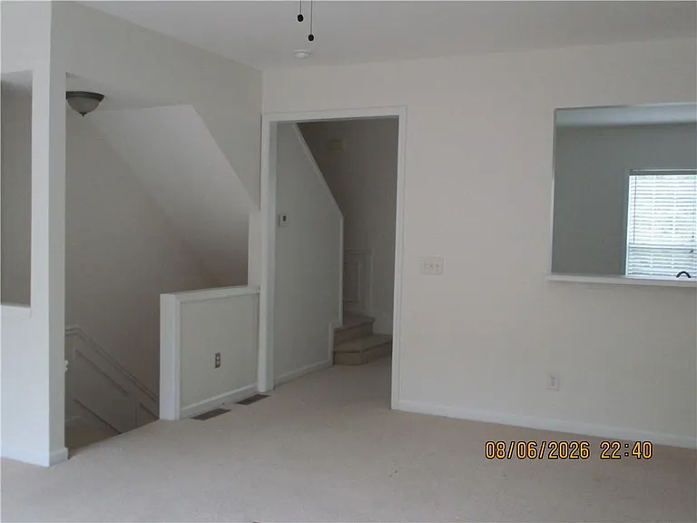 1112 Thornborough Dr — Photo 14