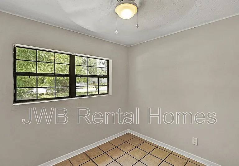 4705 Portsmouth Ave — Photo 10
