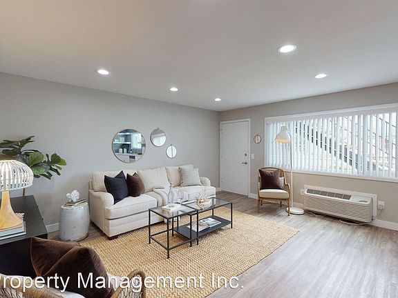 4th image of 786 Basswood Ave APT A