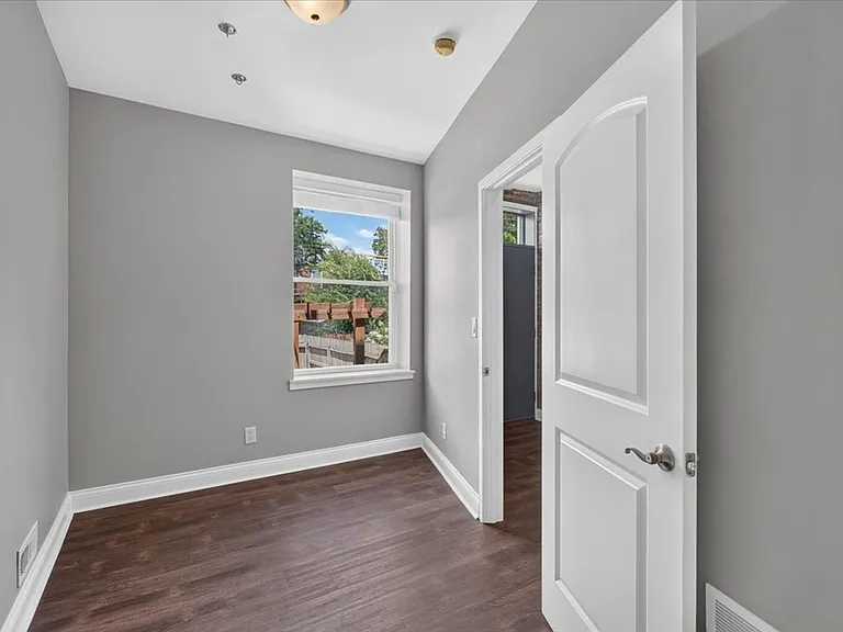 3409 Utah St — Photo 15