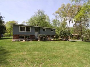 22 General Macarthur Dr, Carmel, NY 10512