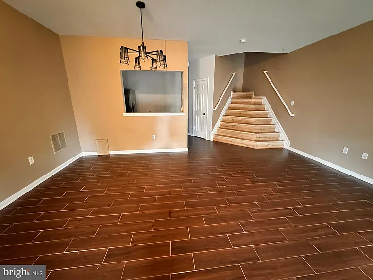318 Roff Point Dr — Photo 2