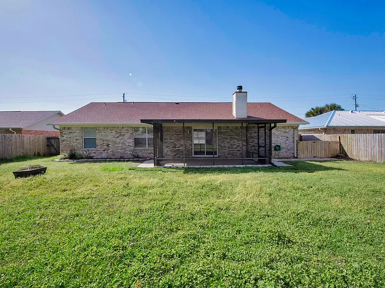 9568 Brentwood Blvd — Photo 36