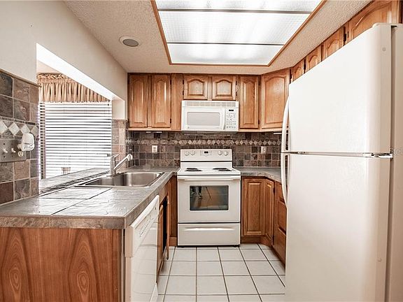 4th image of 12901 Settlers Dr