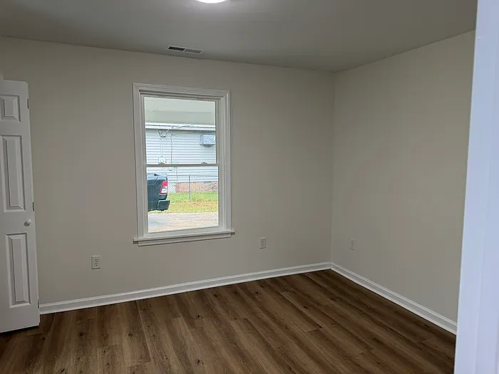 104 Howard St — Photo 7