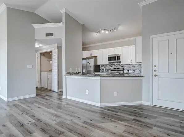 2111 Welch St APT B305, Houston, TX 77019