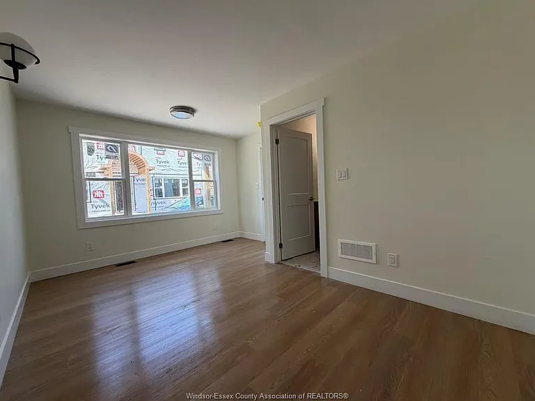 160 Askin Ave #3 — Photo 5