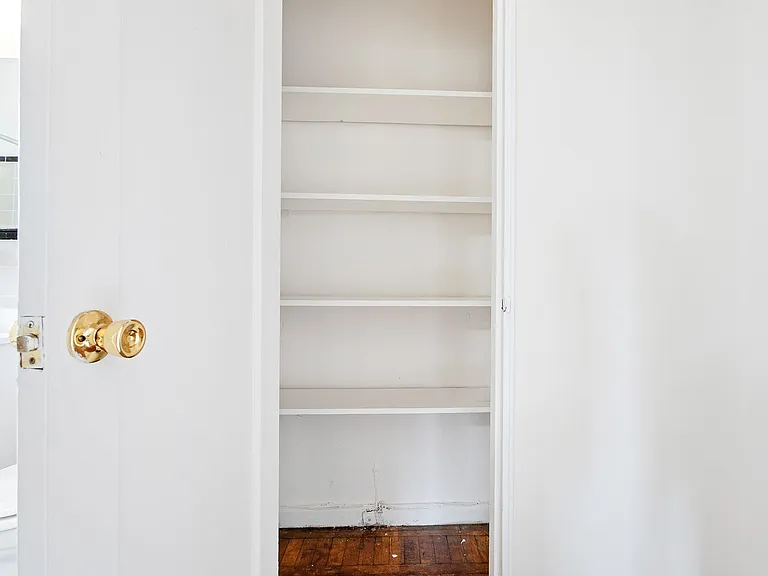 2705 Kings Hwy #6M — Photo 10