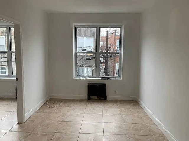 1574 40th St #2R — Photo 6