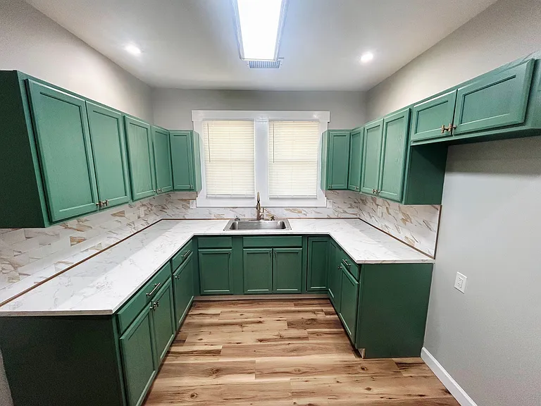 890 Maury St — Photo 12