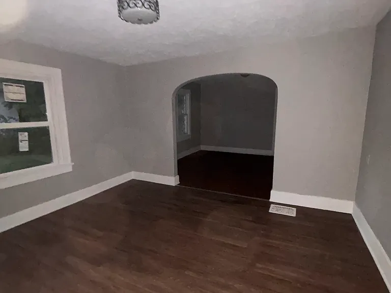 238 W Peoria Ave — Photo 6