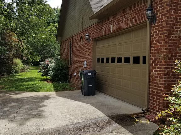 SIDE VIEW GARAGE 2 CAR