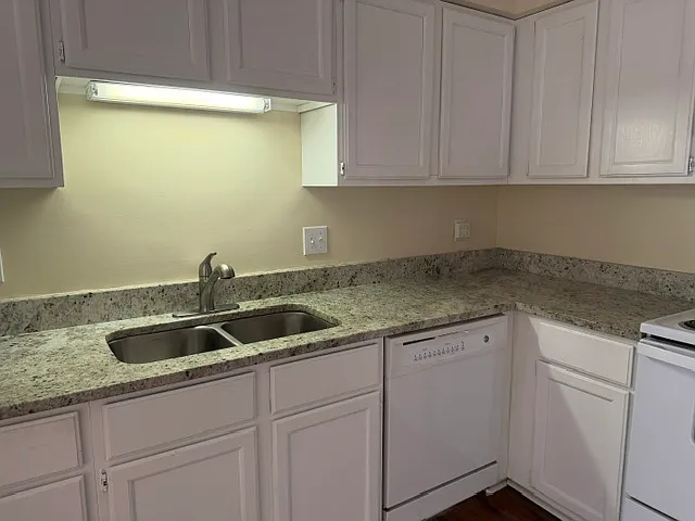 2 bed, 975 sqft, $1,475 — Photo 3