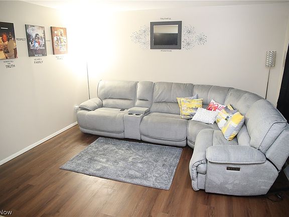 3rd image of 1258 Vane Ave