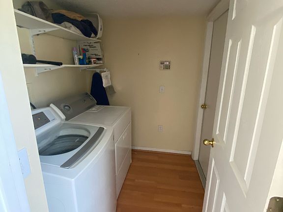 5th image of 3939 Stonefield Dr