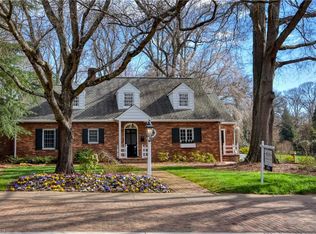 207 N Pine Valley Rd, Winston Salem, NC 27104