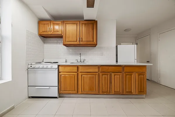 Rented by Joel Scharf, LREB | media 11