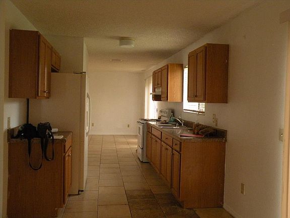 2nd image of 2333 SE West Blackwell Dr