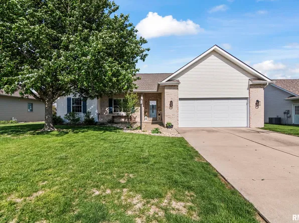 1508 Ptarmigan Dr, Chatham, IL 62629