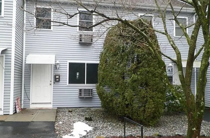 139 Hillcrest Ave — Photo 2