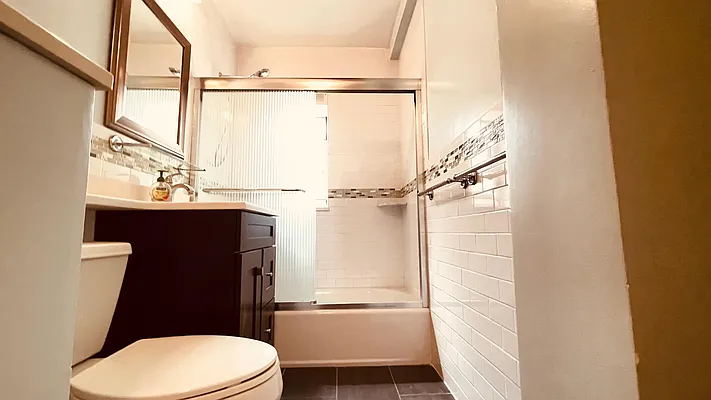 Sold by Winzone Realty Inc | media 7