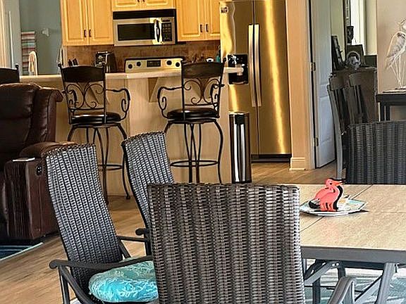 3rd image of 3318 Oasis Blvd