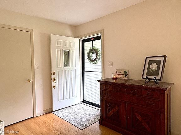 3rd image of 1835 Metzger Rd