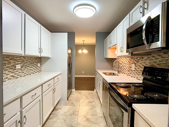 3rd image of 930 Beau Dr Unit 105