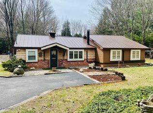 8531 Norconk Rd, Bear Lake, MI 49614