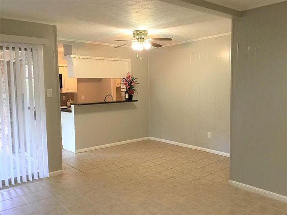5th image of 3315 Palm Desert Ln #B