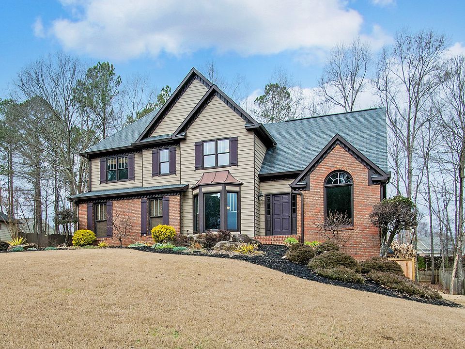 1st image of 121 Saddlehorn Ct