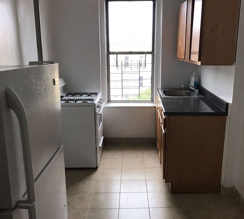 1st image of 2500 Webb Ave APT 4E