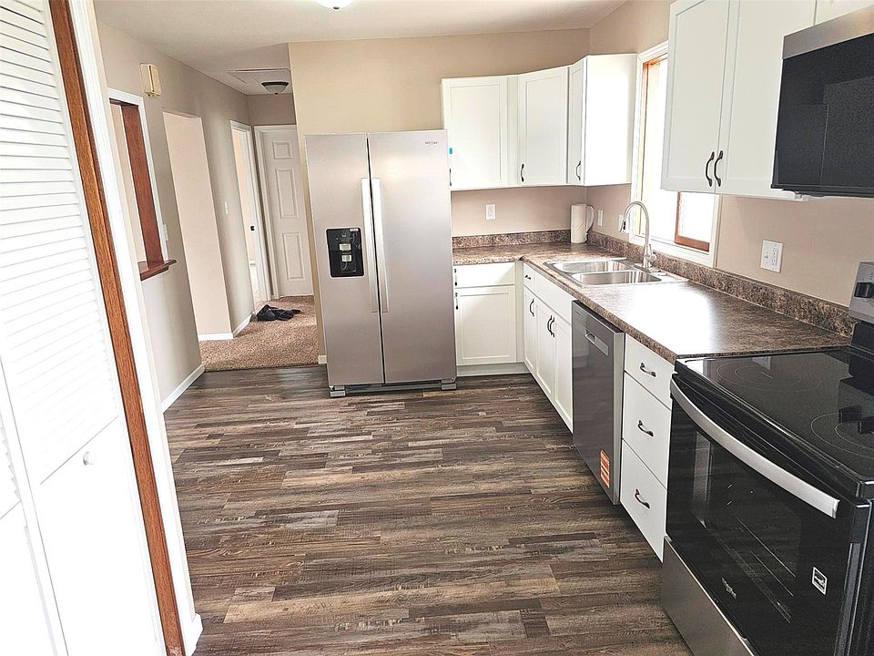 1st image of 501 E 11th St