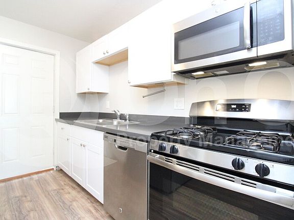 4th image of 10839 N 15th Ave #1A