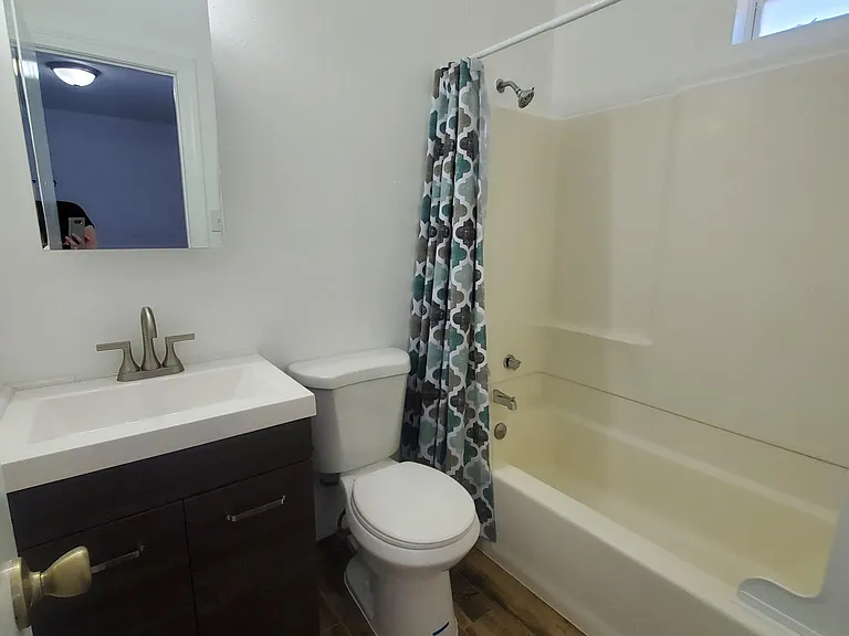1938 E Adams St #6 — Photo 9