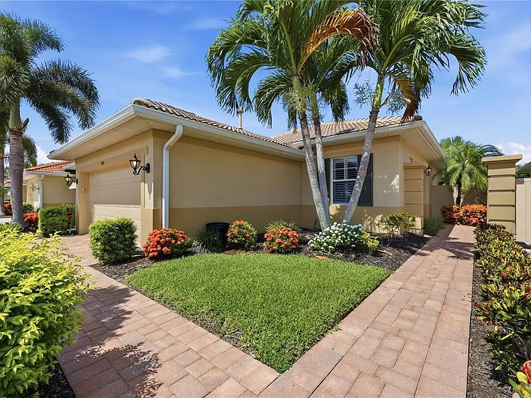 490 Montelluna Dr — Photo 40