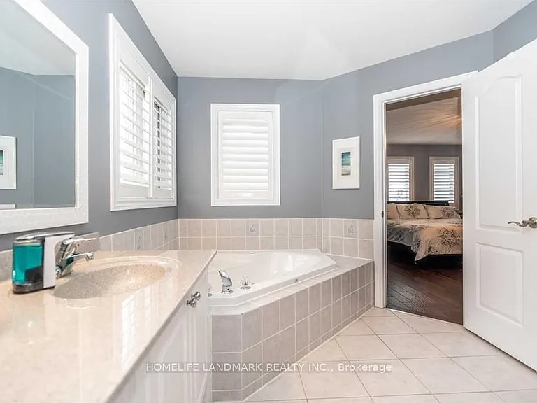 66 Woodcock Ave #MAIN UPPER — Photo 21