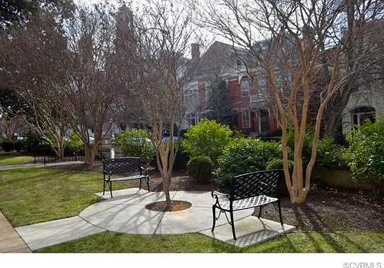 212 W Franklin St #101 — Photo 10