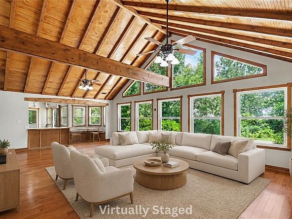 5th image of 322 Riverfront Rd