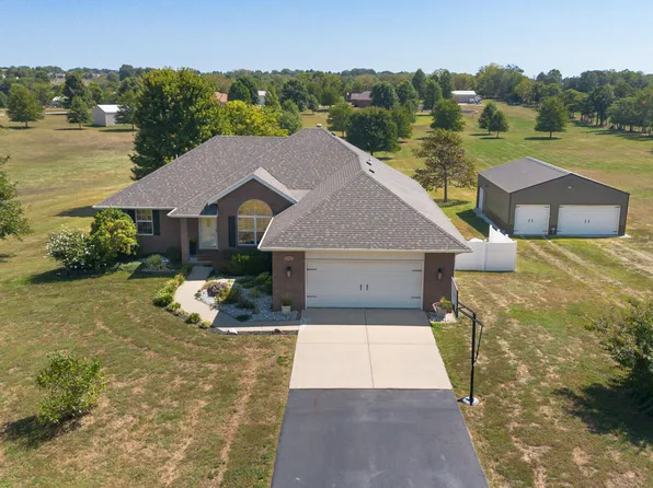 810 Moon Valley Road, Ozark, MO 65721