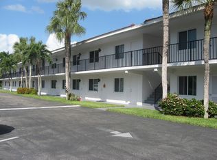 3250 10th St N APT B1, Naples, FL 34103