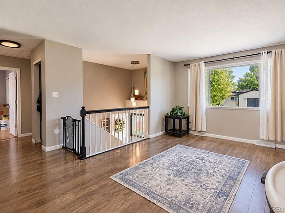 3rd image of 913 Cottonwood Court