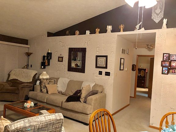 5th image of 1059 N Cottonwood St